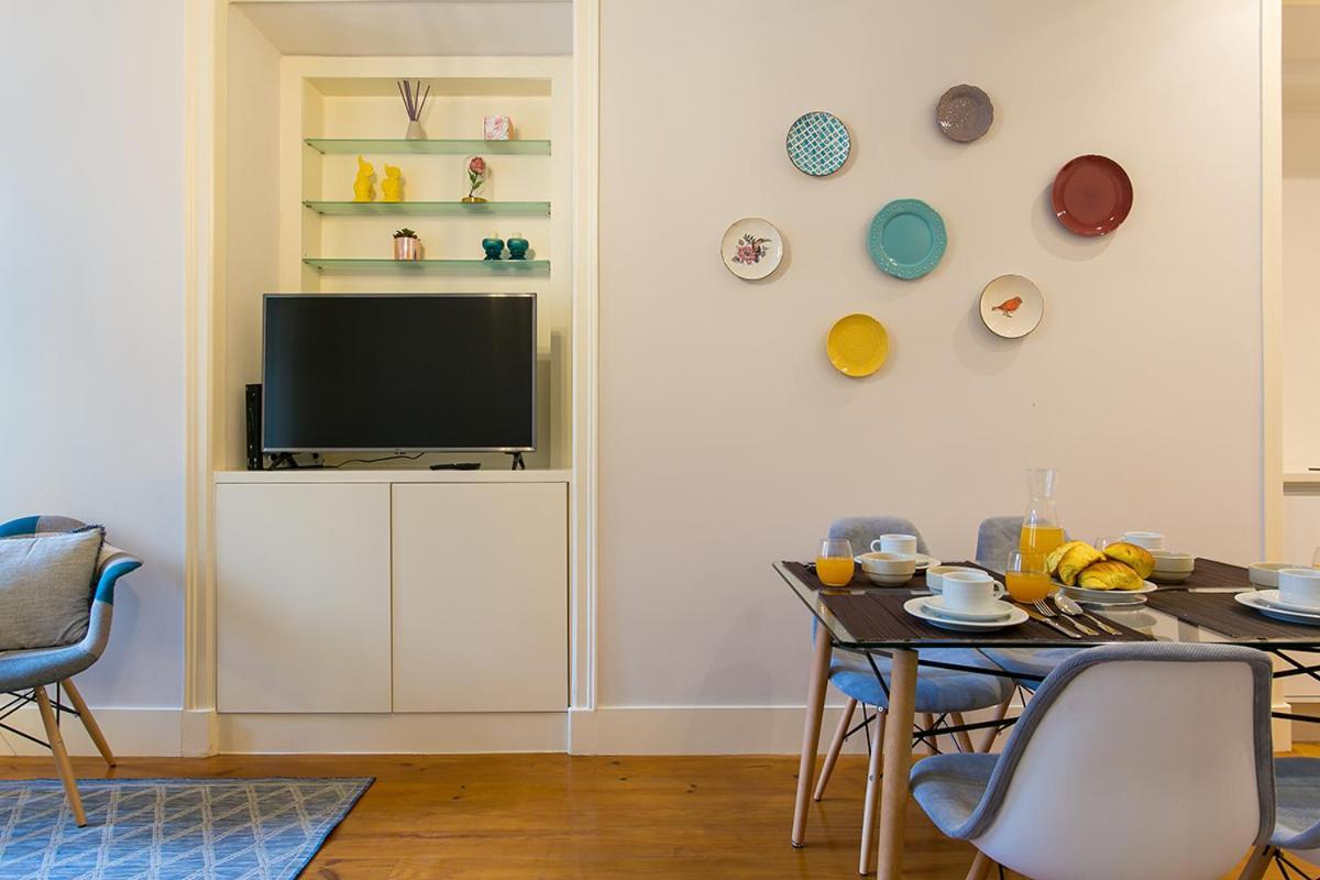 Lovelystay - Cozy 3Bdr Apartment In Estrela Lisbon Luaran gambar