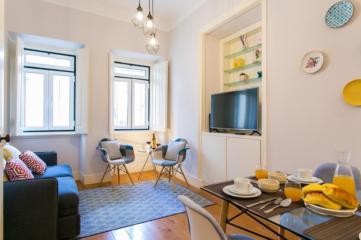 Lovelystay - Cozy 3Bdr Apartment In Estrela Lisbon Luaran gambar