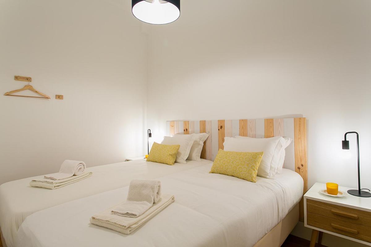 Lovelystay - Cozy 3Bdr Apartment In Estrela Lisbon Luaran gambar