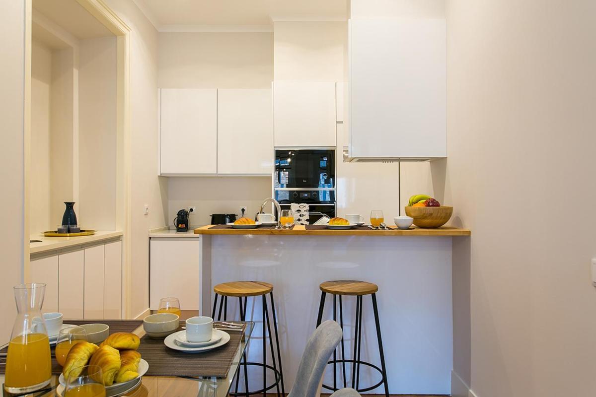 Lovelystay - Cozy 3Bdr Apartment In Estrela Lisbon Luaran gambar