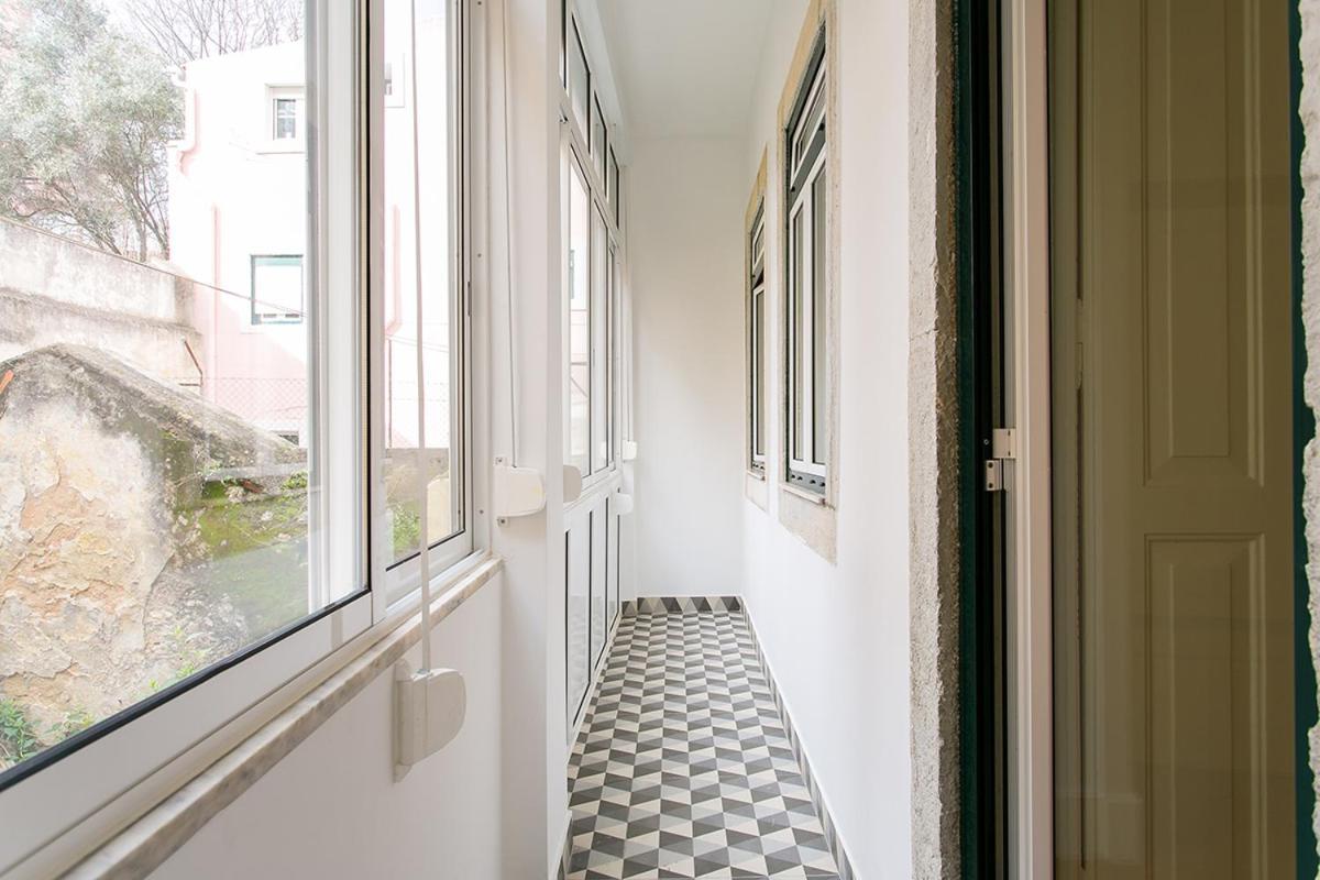 Lovelystay - Cozy 3Bdr Apartment In Estrela Lisbon Luaran gambar