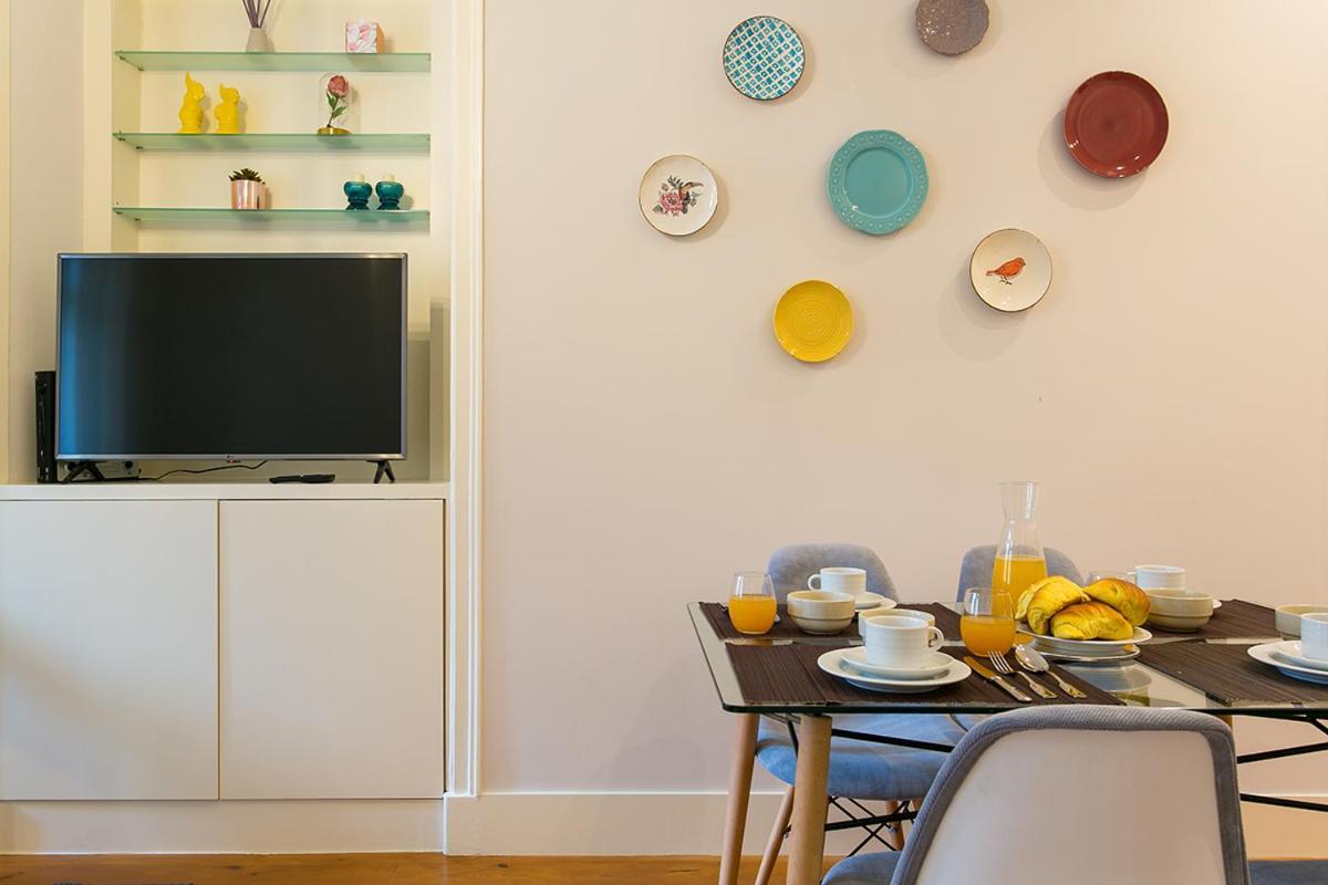 Lovelystay - Cozy 3Bdr Apartment In Estrela Lisbon Luaran gambar