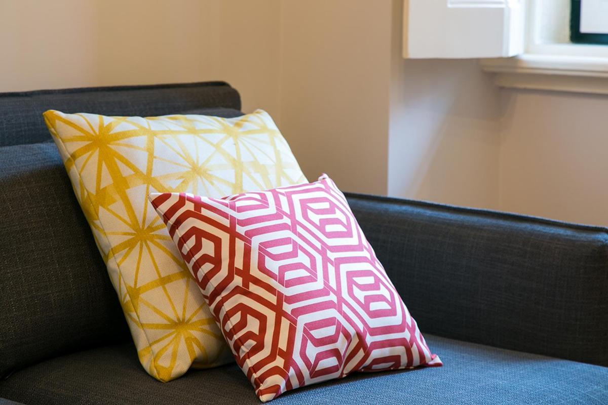 Lovelystay - Cozy 3Bdr Apartment In Estrela Lisbon Luaran gambar
